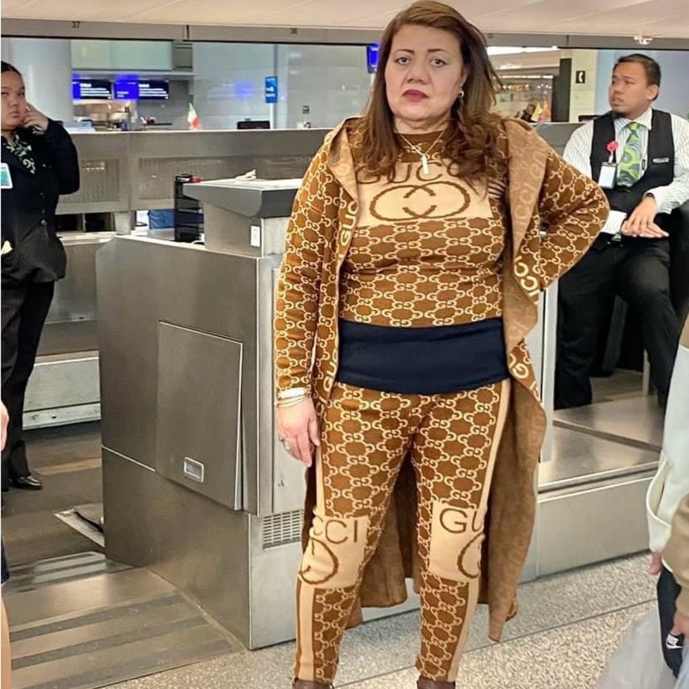 Meet your Posher, Malia